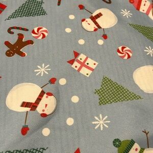 Christmas tablecloth 🎄❤️☃️ 60 x 69 rectangle shape.